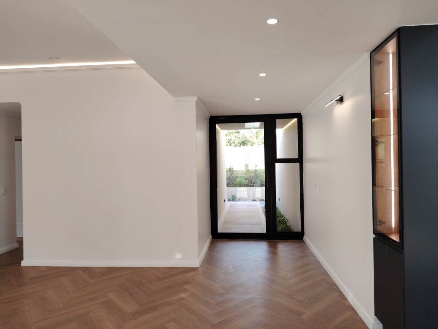 4 Bedroom Property for Sale in Baron View Western Cape